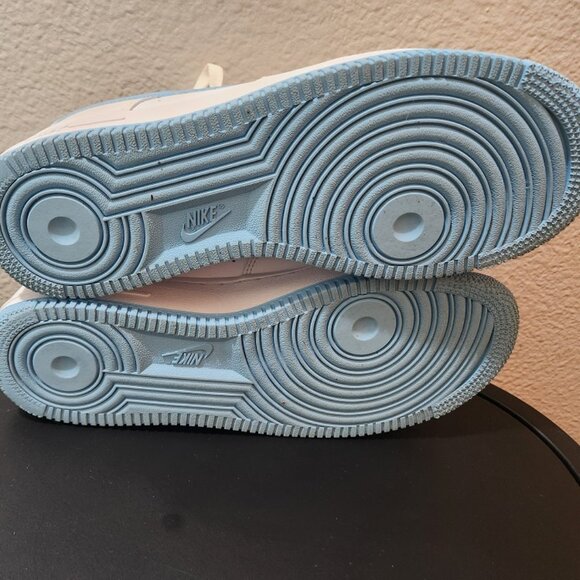 Nike Air Force 1 - Picture 7 of 10